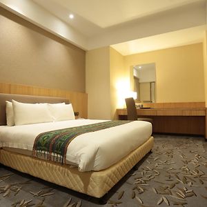 Standard King Room No Window